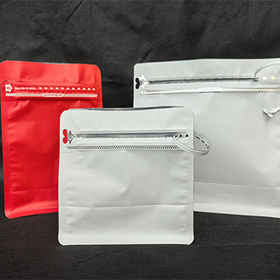Packaging bag zipper