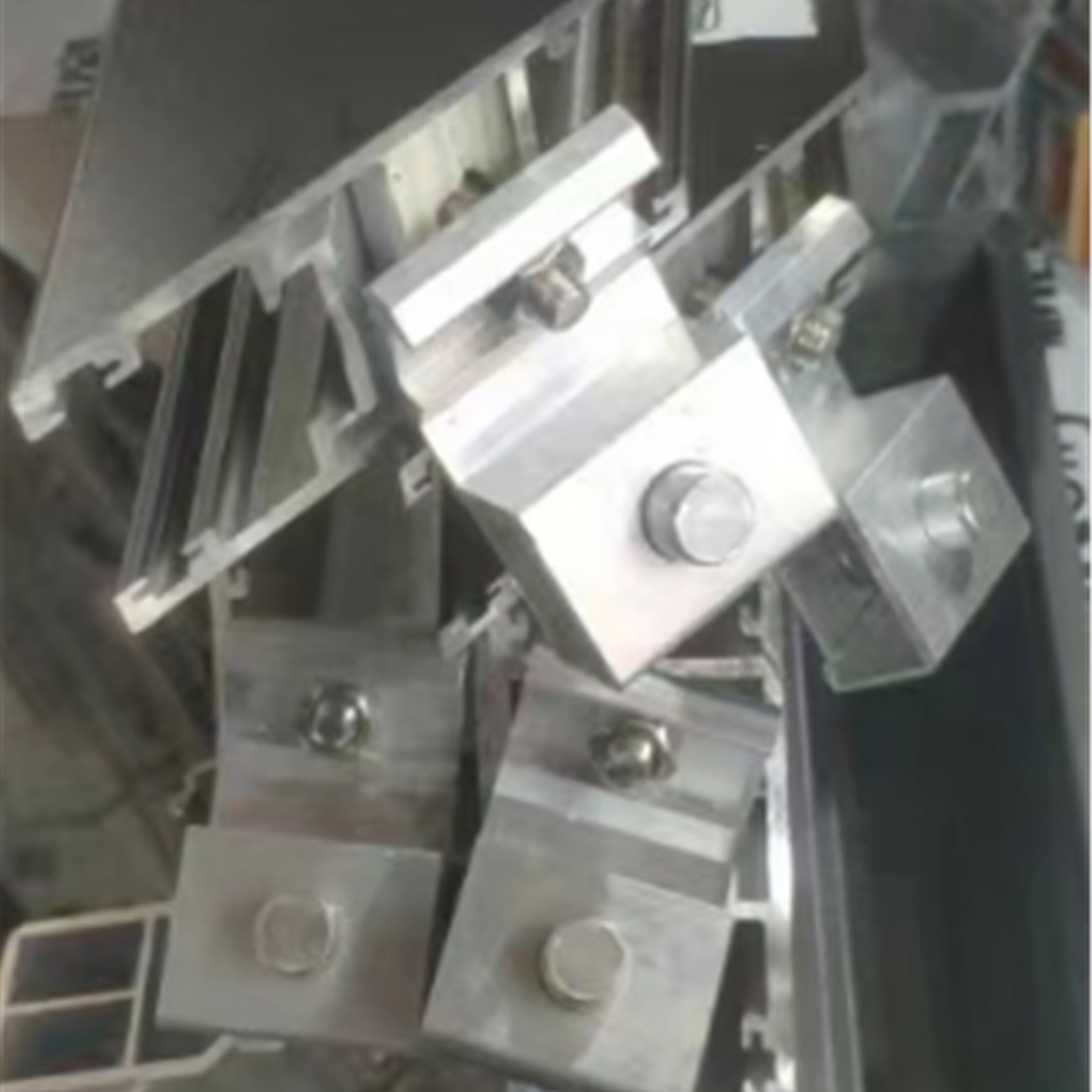 Aluminum alloy corner bracket