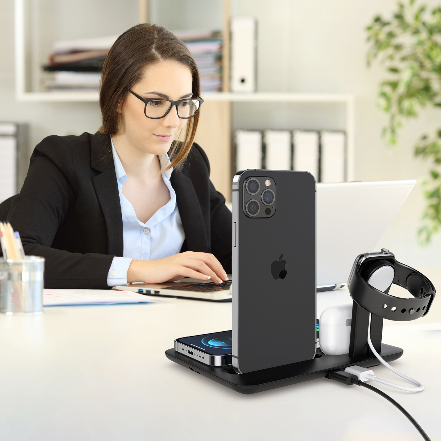 Portable 4 in 1 Charger Stand Dock 15W Wireless Charging Station for Apple and Android