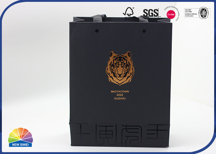 Black Customized Lion Logo Paper Gift Bag Gold Hot Stamping With Silk Handle