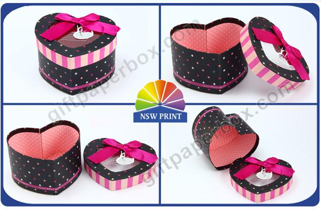 Promotional Customized Christmas Gift Packaging Boxes / Heart Shape Paper Box with Window 0