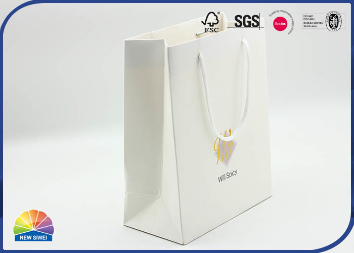 Eco Friendly Paper Gift Packaging Bag Logo 4C Pritned With White Ribbon