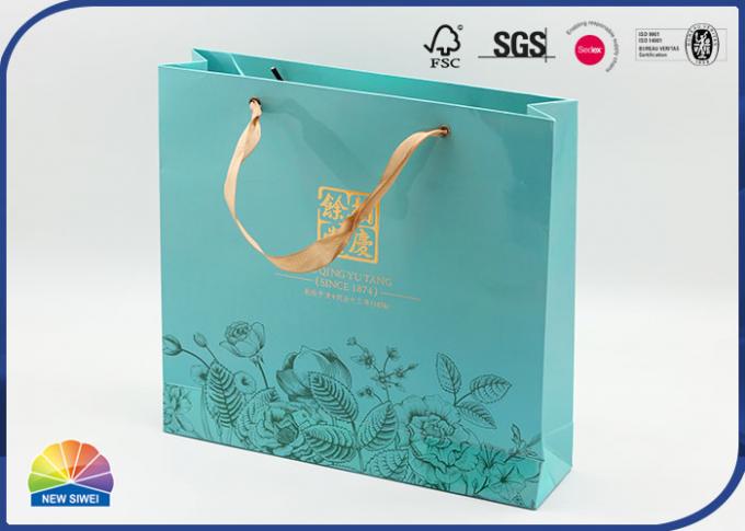 4C Printed Kraft Paper Gift Bags Logo Gold Stamping With Ribbon Handles 80gsm 0