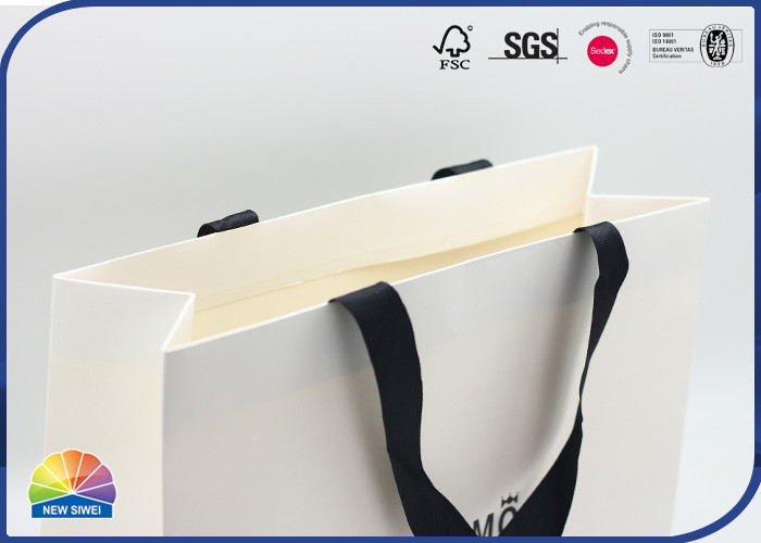 Luxury Custom 200gsm Coated Retail Paper Shopping Bags With Handle Logo Print